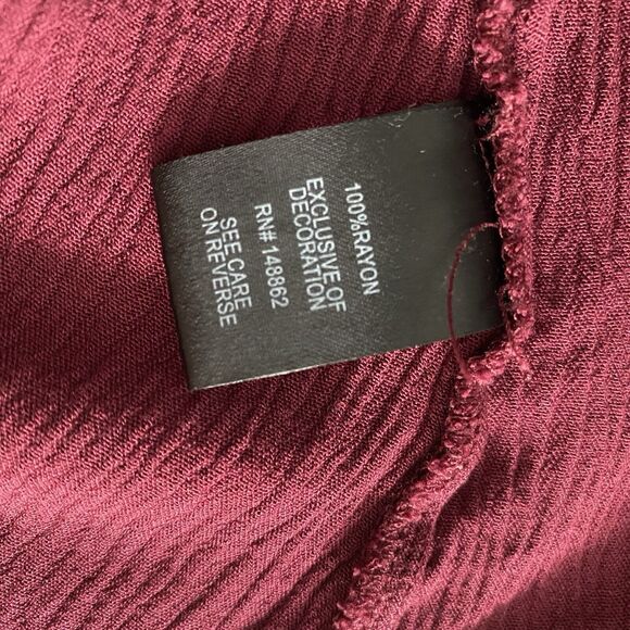 Torrid  Flowy Top, 3/4 sleeve with lace detail Maroon Size 2 - Picture 8 of 16